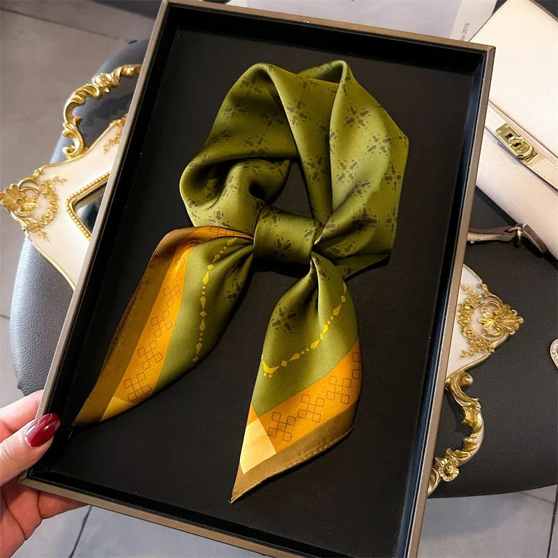 Foulard Carré 70×70 cm Effet Soie en Polyester Motif Plaid