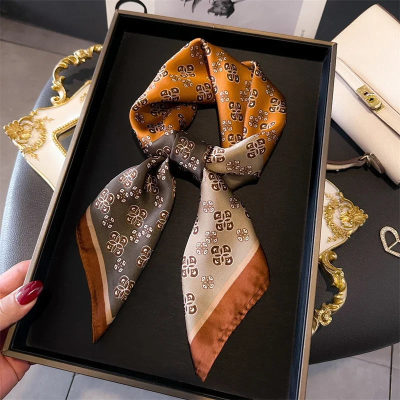 Foulard Carré 70×70 cm Effet Soie en Polyester Motif Plaid