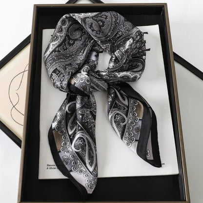 Foulard Carré 70×70 cm Effet Soie en Polyester Motif Plaid