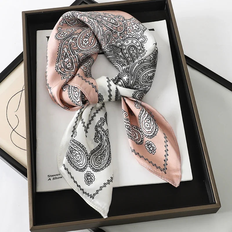 Foulard Carré 70×70 cm Effet Soie en Polyester Motif Plaid