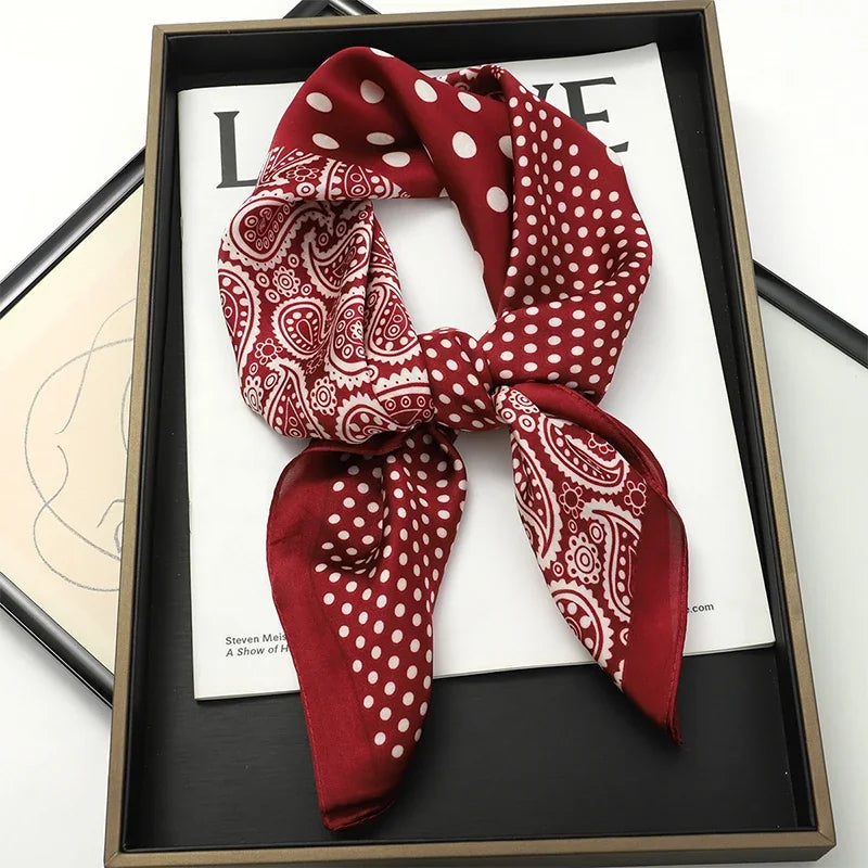 Foulard Carré 70×70 cm Effet Soie en Polyester Motif Plaid