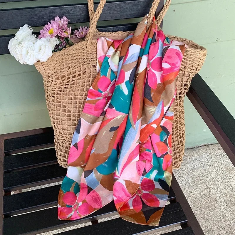 Foulard Carré 70×70 cm en Polyester Effet Soie Graphique