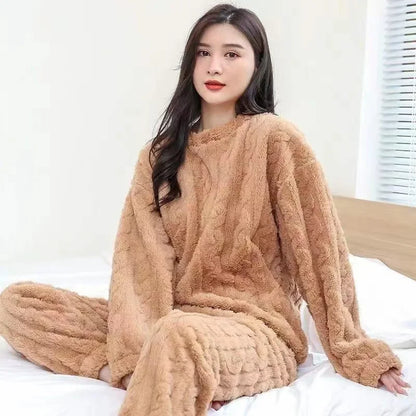 Pyjama en Velours Corail Douillet pour Femme Hiver