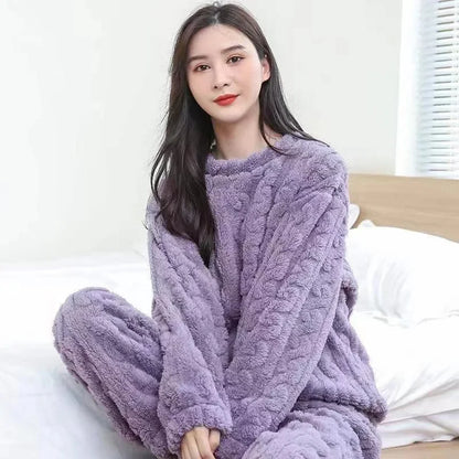 Pyjama en Velours Corail Douillet pour Femme Hiver
