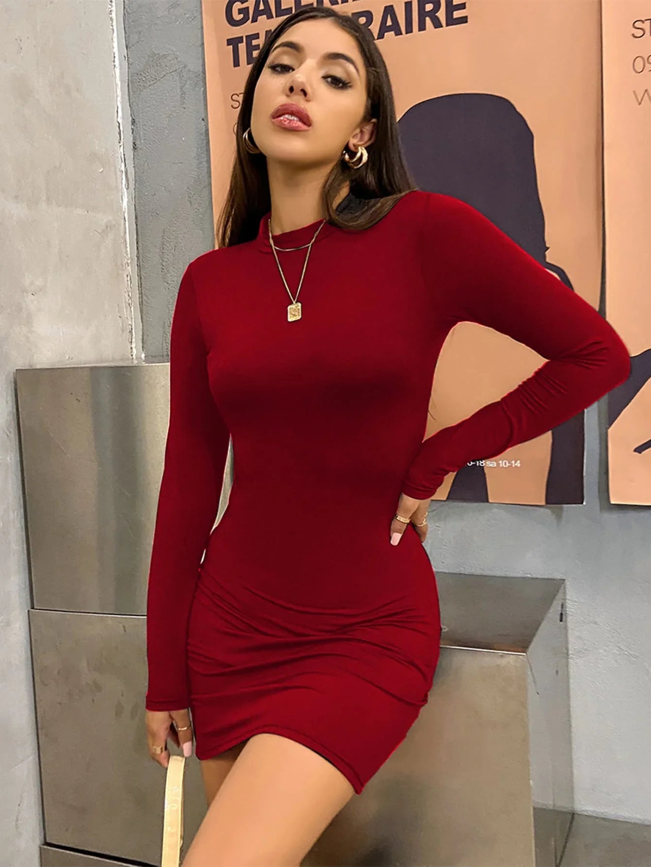 Robe Mini Col Roulé en Polyester Extensible Manches Longues