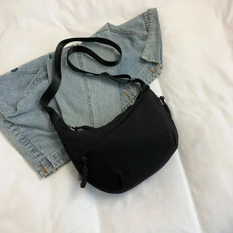Sac Bandoulière Hobo en Nylon Minimaliste Doublure Cachemire