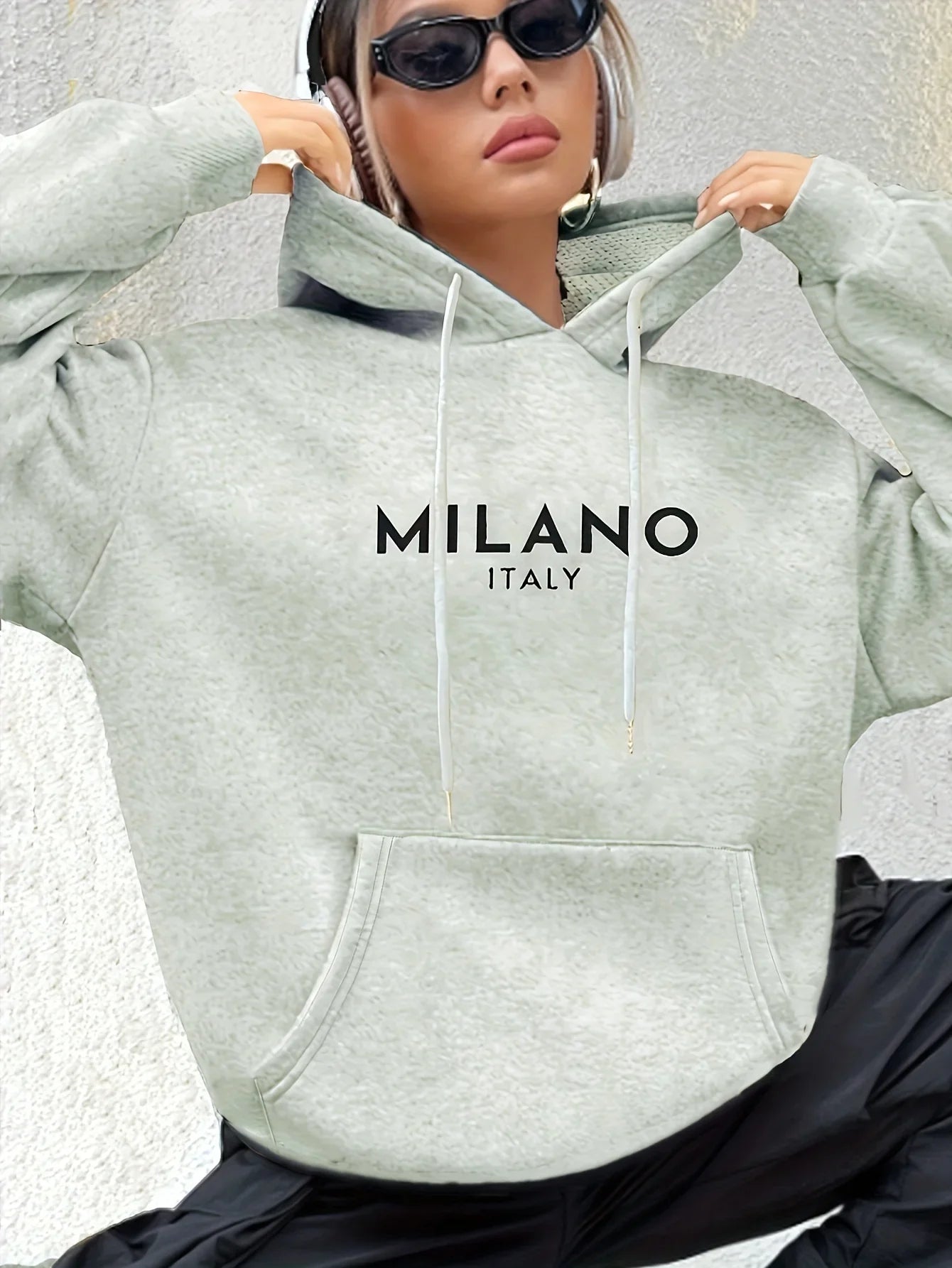 Sweat à Capuche Imprimé Alphabet Milano en Polyester Coupe Régulière